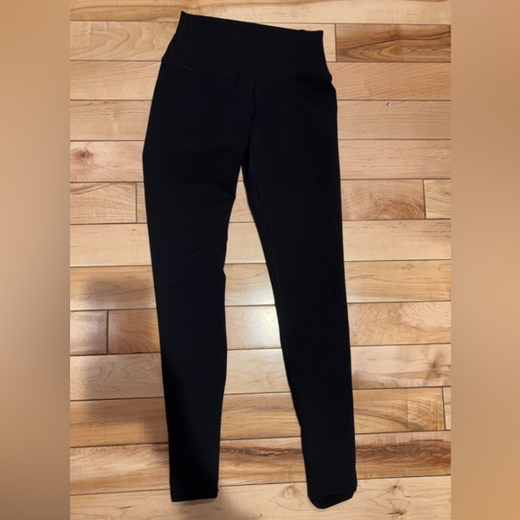 ***SOLD*** ALO AIRBRUSH LEGGINGS - Picture 2 of 4